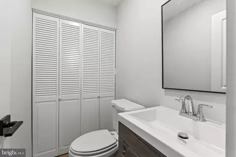 Bath - 618 Ploy St, Baltimore, MD 21201 photo 1 of 3