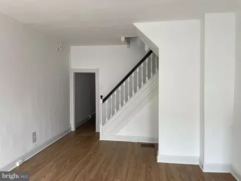 Entry Way - 450 E Lorraine Ave, Baltimore, MD 21218 photo 2 of 2