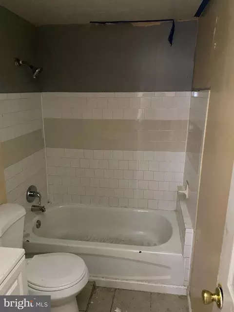 Bath - 2205 Ashton St, Baltimore, MD 21223 photo 1 of 3