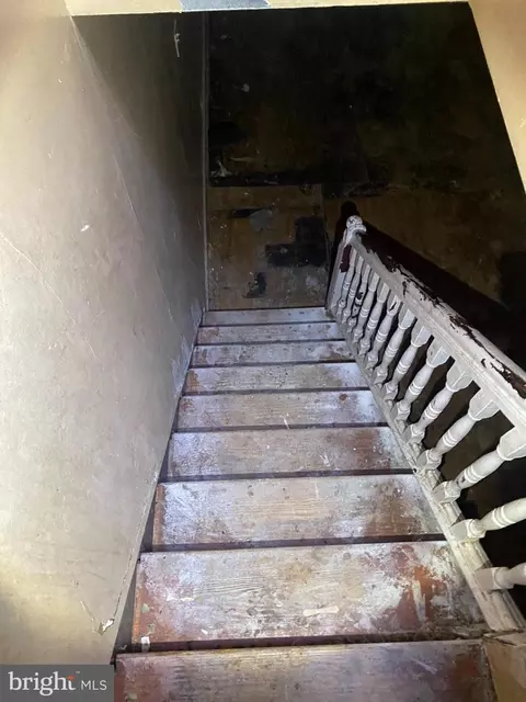 Entry Way - 2205 Ashton St, Baltimore, MD 21223 photo 2 of 3