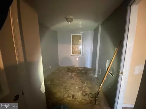 Entry Way - 2205 Ashton St, Baltimore, MD 21223 photo 1 of 3