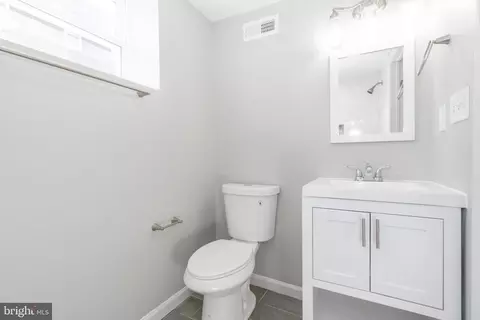 Bath - 4102 Moravia Rd, Baltimore, MD 21206 photo 4 of 5
