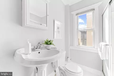 Bath - 21 E Randall St, Baltimore, MD 21230 photo 2 of 5