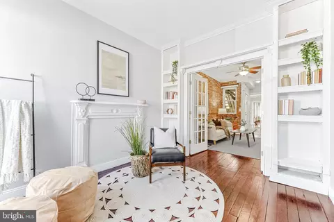 Living - 21 E Randall St, Baltimore, MD 21230 photo 1 of 5