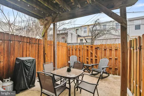 Exterior - 1735 William St, Baltimore, MD 21230 photo 5 of 7