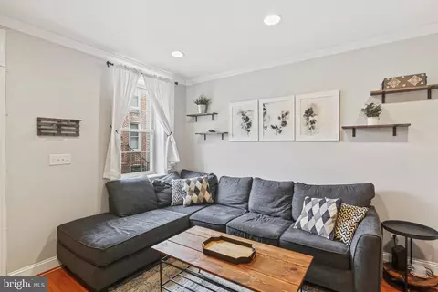 Living - 1735 William St, Baltimore, MD 21230 photo 2 of 3
