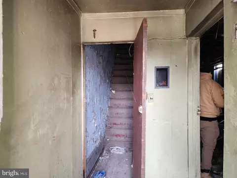 622 Dolphin St, Baltimore, MD 21217 photo 2