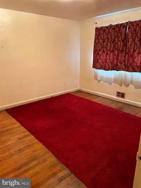 4925 Sinclair Ln, Baltimore, MD 21206 photo 5