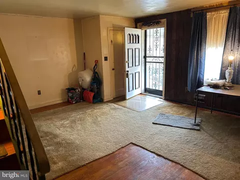 4925 Sinclair Ln, Baltimore, MD 21206 photo 3