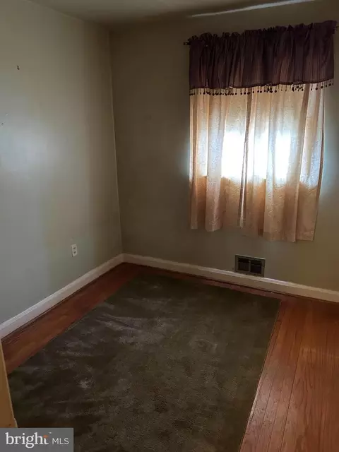 4925 Sinclair Ln, Baltimore, MD 21206 photo 6