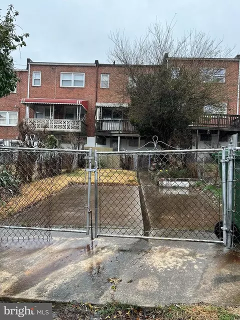 4925 Sinclair Ln, Baltimore, MD 21206 photo 9