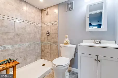 Bath - 830 Carroll St, Baltimore, MD 21230 photo 3 of 3