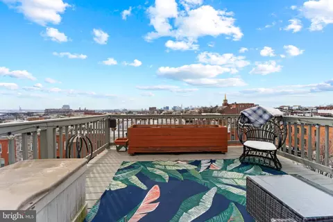 Exterior - 1009 S Clinton St, Baltimore, MD 21224 photo 4 of 7