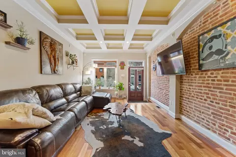 Living - 1009 S Clinton St, Baltimore, MD 21224 photo 2 of 7