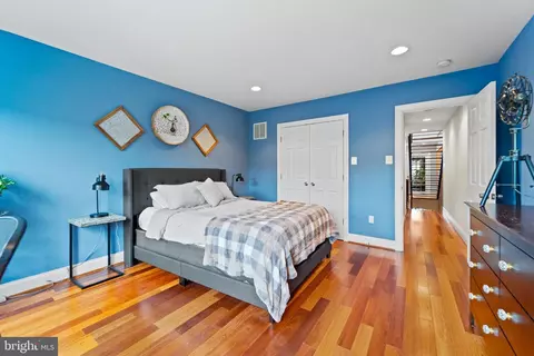 Bedroom - 1009 S Clinton St, Baltimore, MD 21224 photo 2 of 9