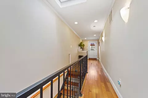 Entry Way - 1009 S Clinton St, Baltimore, MD 21224 photo 3 of 5