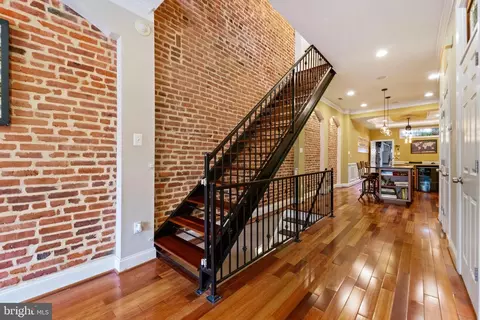Entry Way - 1009 S Clinton St, Baltimore, MD 21224 photo 1 of 5