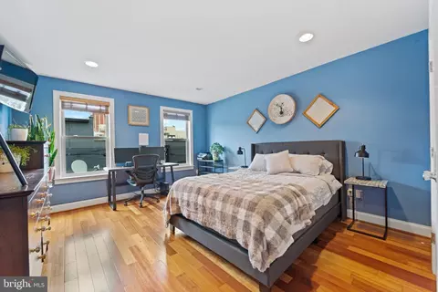 Bedroom - 1009 S Clinton St, Baltimore, MD 21224 photo 1 of 9