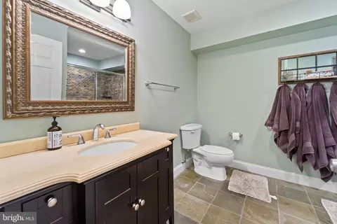Bath - 1009 S Clinton St, Baltimore, MD 21224 photo 2 of 6