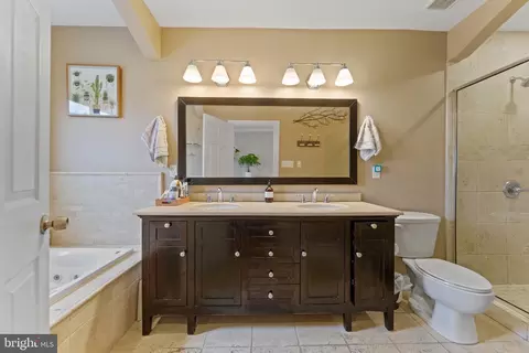 Bath - 1009 S Clinton St, Baltimore, MD 21224 photo 4 of 6