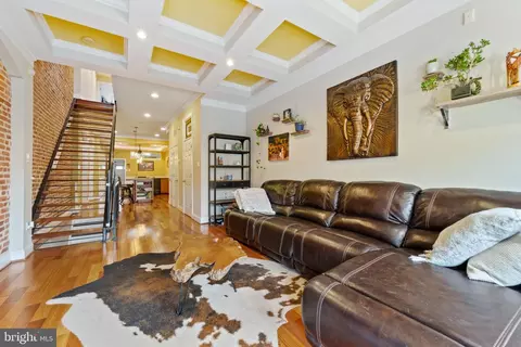 Living - 1009 S Clinton St, Baltimore, MD 21224 photo 3 of 7