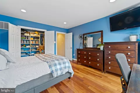 Bedroom - 1009 S Clinton St, Baltimore, MD 21224 photo 3 of 9