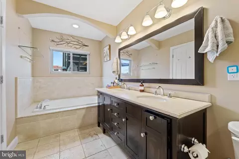 Bath - 1009 S Clinton St, Baltimore, MD 21224 photo 6 of 6