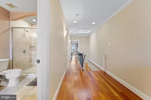 Entry Way - 1009 S Clinton St, Baltimore, MD 21224 photo 4 of 5