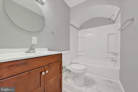 Bath - 536 Winston Ave, Baltimore, MD 21212 photo 2 of 3