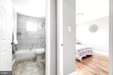 Bath - 2130 Koko Ln, Baltimore, MD 21216 photo 1 of 3