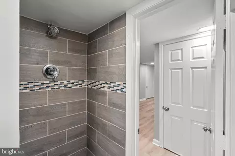 Bath - 3013 W Garrison Ave, Baltimore, MD 21215 photo 3 of 3