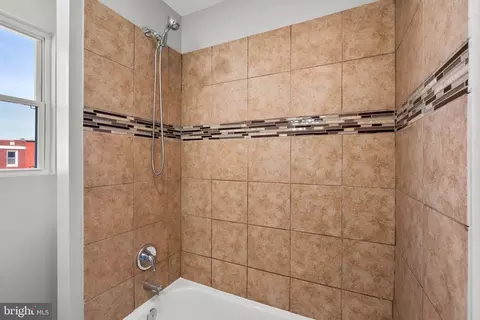 Bath - 3013 W Garrison Ave, Baltimore, MD 21215 photo 2 of 3