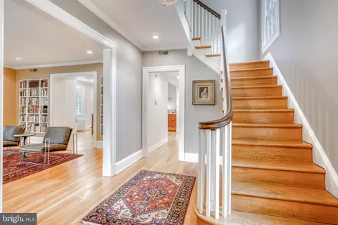 Entry Way - 406 Northway, Baltimore, MD 21218 photo 2 of 10