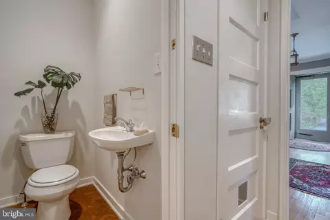Entry Way - 406 Northway, Baltimore, MD 21218 photo 5 of 10
