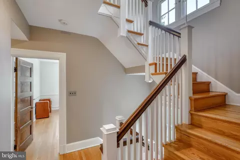 Entry Way - 406 Northway, Baltimore, MD 21218 photo 6 of 10