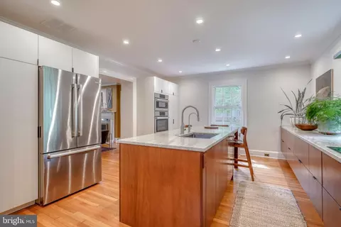 Kitchen - 406 Northway, Baltimore, MD 21218 photo 4 of 9