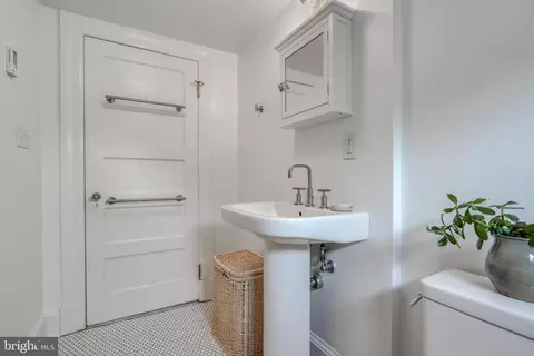 Bath - 406 Northway, Baltimore, MD 21218 photo 7 of 7