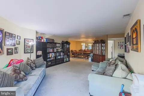 Living - 3041 Fallstaff Rd #307D, Baltimore, MD 21209 photo 4 of 4