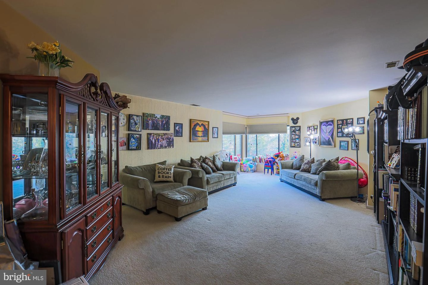 Living - 3041 Fallstaff Rd #307D, Baltimore, MD 21209 photo 2 of 4