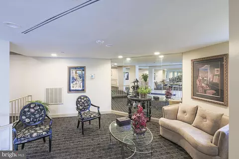 Living - 3041 Fallstaff Rd #307D, Baltimore, MD 21209 photo 1 of 4