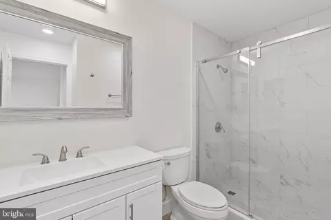 Bath - 100 Harborview Dr #507, Baltimore, MD 21230 photo 1 of 2