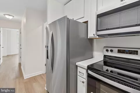 Kitchen - 100 Harborview Dr #507, Baltimore, MD 21230 photo 3 of 4