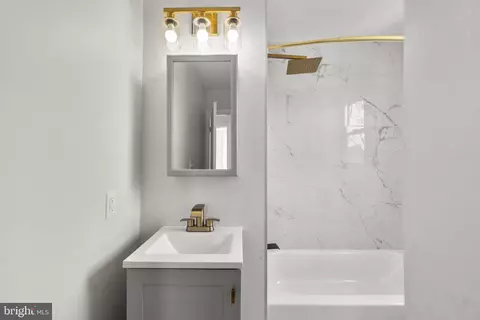Bath - 2701 Beechland Ave, Baltimore, MD 21214 photo 4 of 6