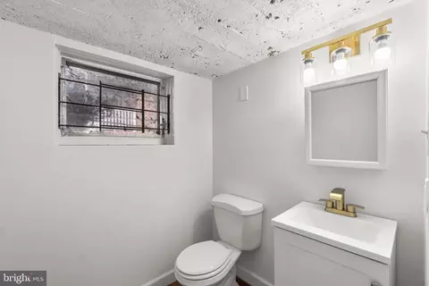 Bath - 2701 Beechland Ave, Baltimore, MD 21214 photo 6 of 6