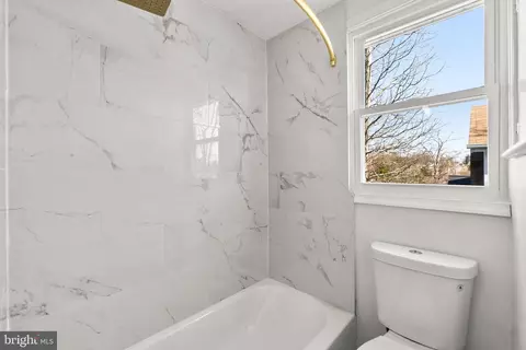 Bath - 2701 Beechland Ave, Baltimore, MD 21214 photo 5 of 6