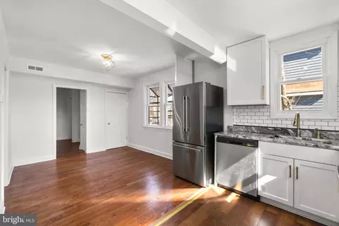 Kitchen - 2701 Beechland Ave, Baltimore, MD 21214 photo 4 of 6
