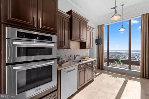 Kitchen - 10 E Lee St #2804, Baltimore, MD 21202 photo 3 of 10