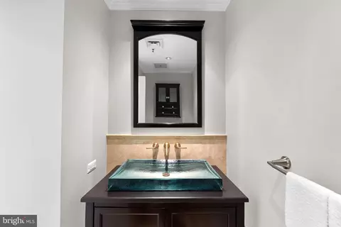 Bath - 10 E Lee St #2804, Baltimore, MD 21202 photo 8 of 9