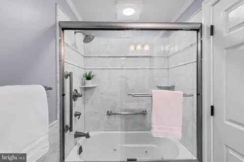 Bath - 10 E Lee St #2804, Baltimore, MD 21202 photo 7 of 9