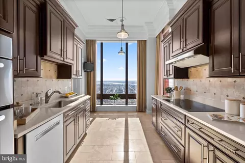 Kitchen - 10 E Lee St #2804, Baltimore, MD 21202 photo 2 of 10